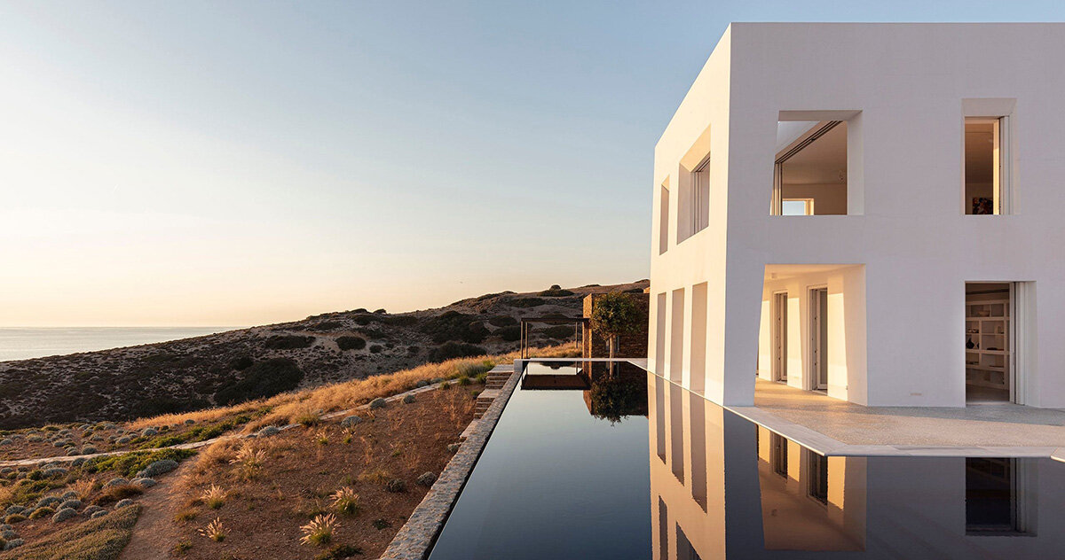 ‘Casa Avlakia’ monolítica com vista para a ilha de Antiparos, Grécia