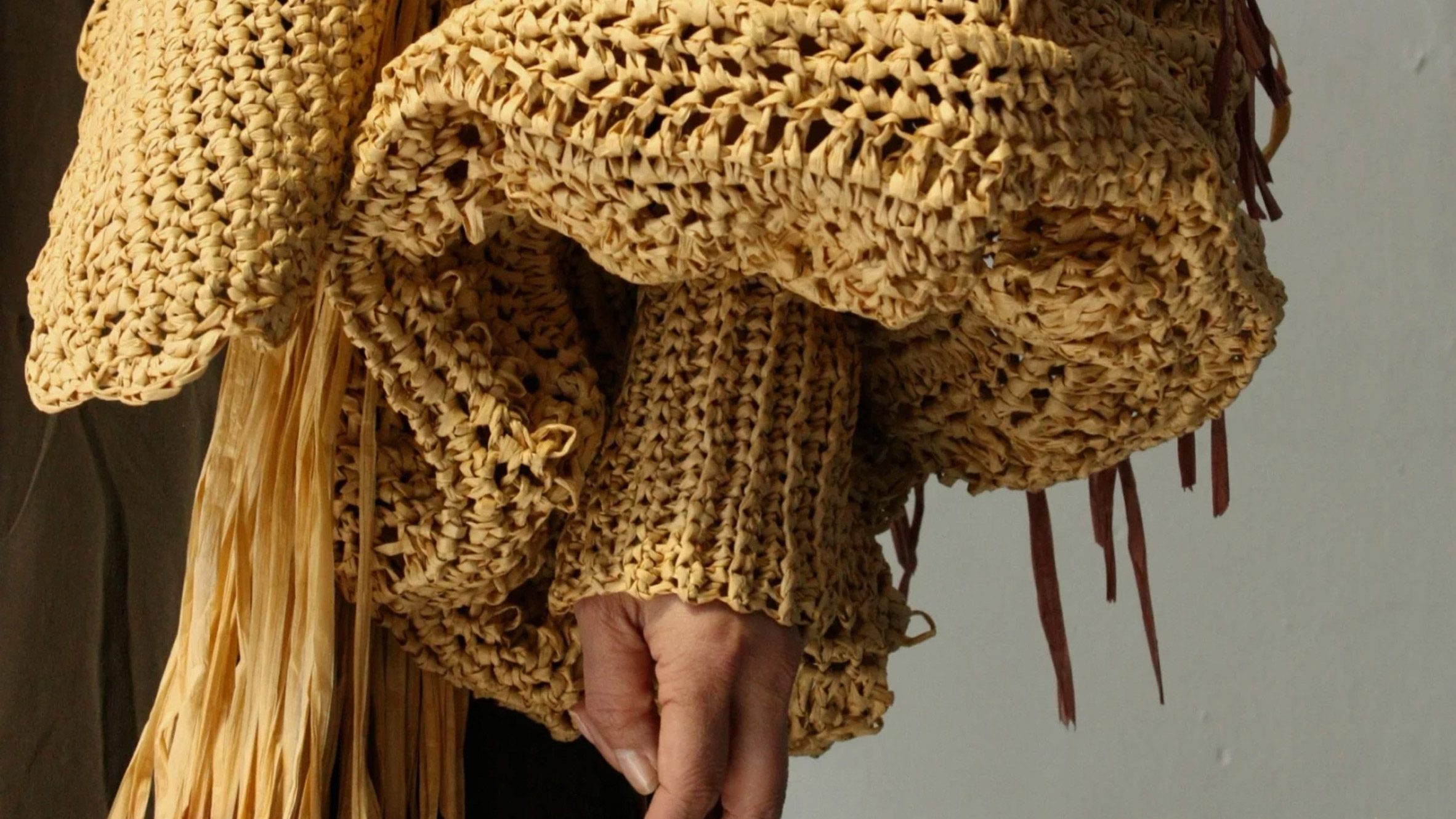 Coleção de moda em crochê entre projetos do National College of Art and Design Ireland