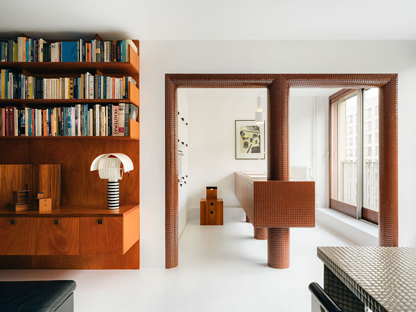 detalhes de pasta de vidro unem 1966 renovação de apartamento em paris por cyrus ardalan