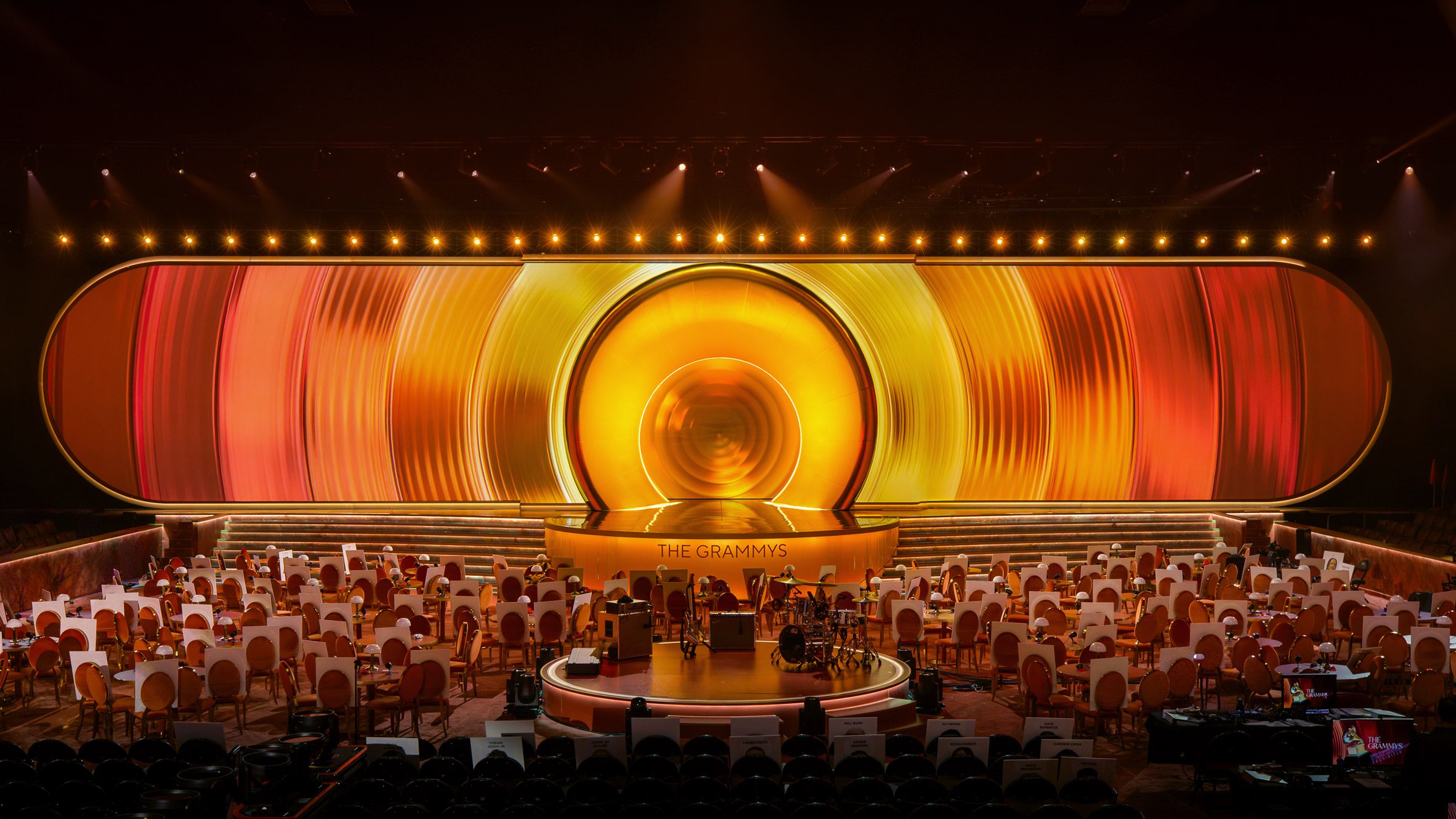 Palco do Grammy 2026 apresenta gramofone “escultórico moderno”
