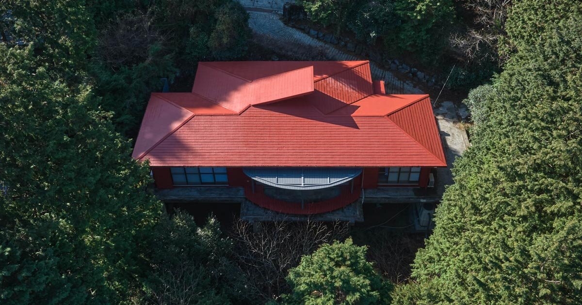 Engawa circular por presuntos e estúdio envolve casa japonesa de 60 anos