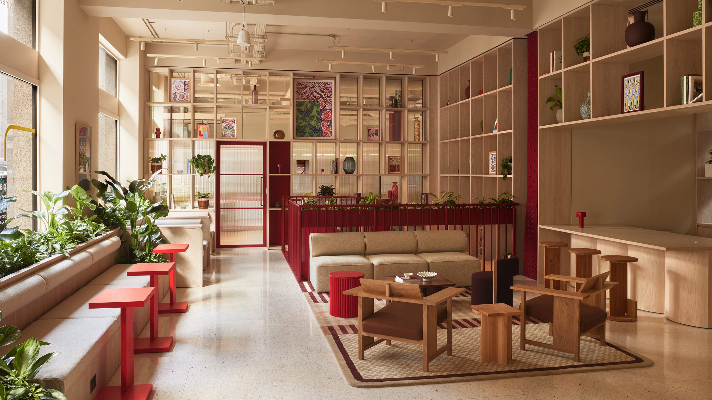 SODA transforma marco art déco em espaço de trabalho contemporâneo