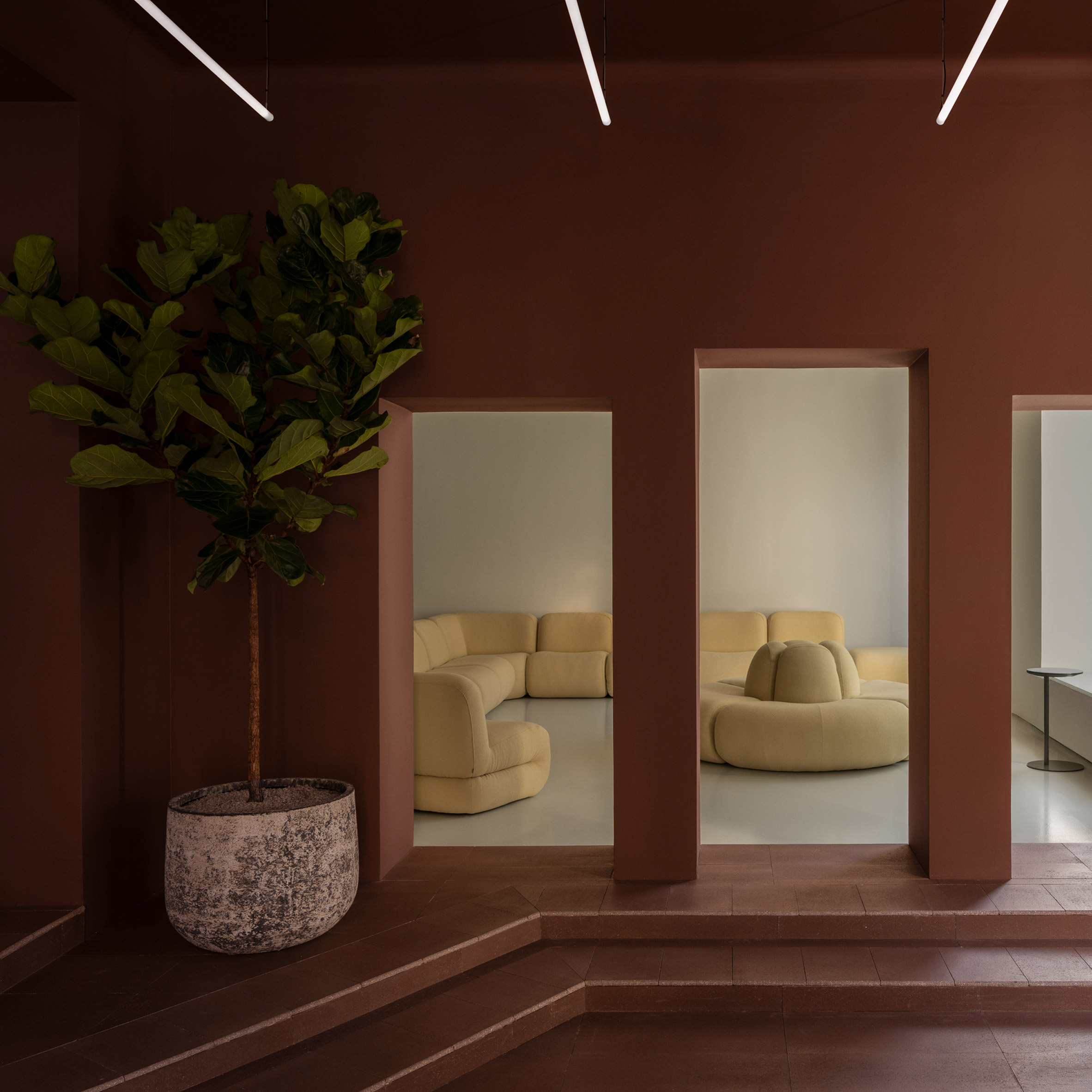 Note Design Studio cria showroom Lammhults em Estocolmo