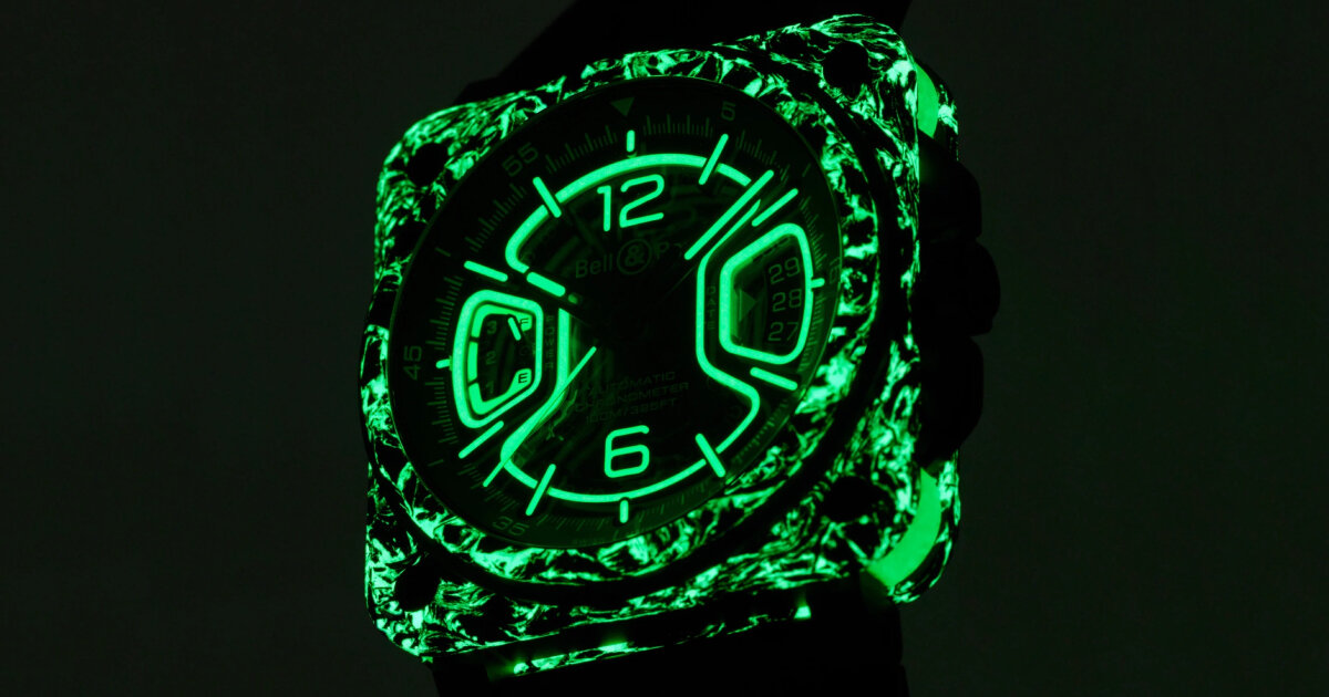 resina luminescente ilumina relógio de visão noturna da bell & ross