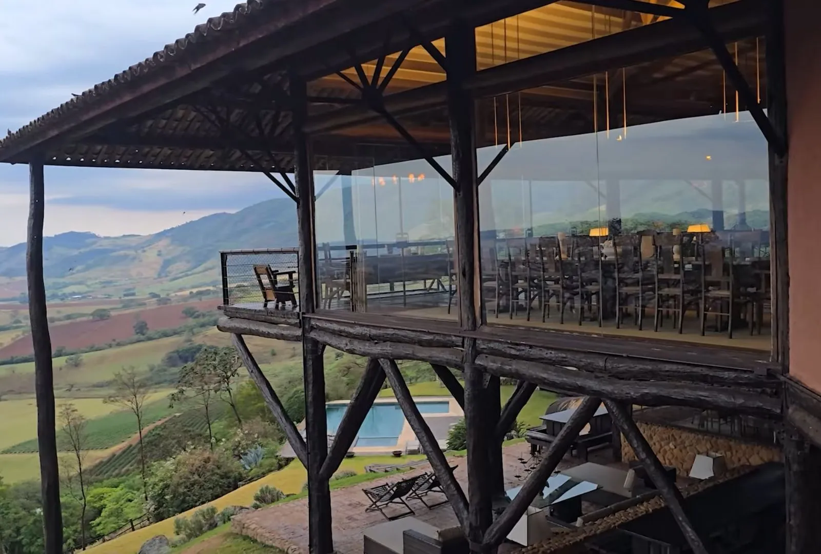 Um refúgio mineiro: fazenda com vinhedos, café e cavalos | Open House com Rancho da Bela Vista