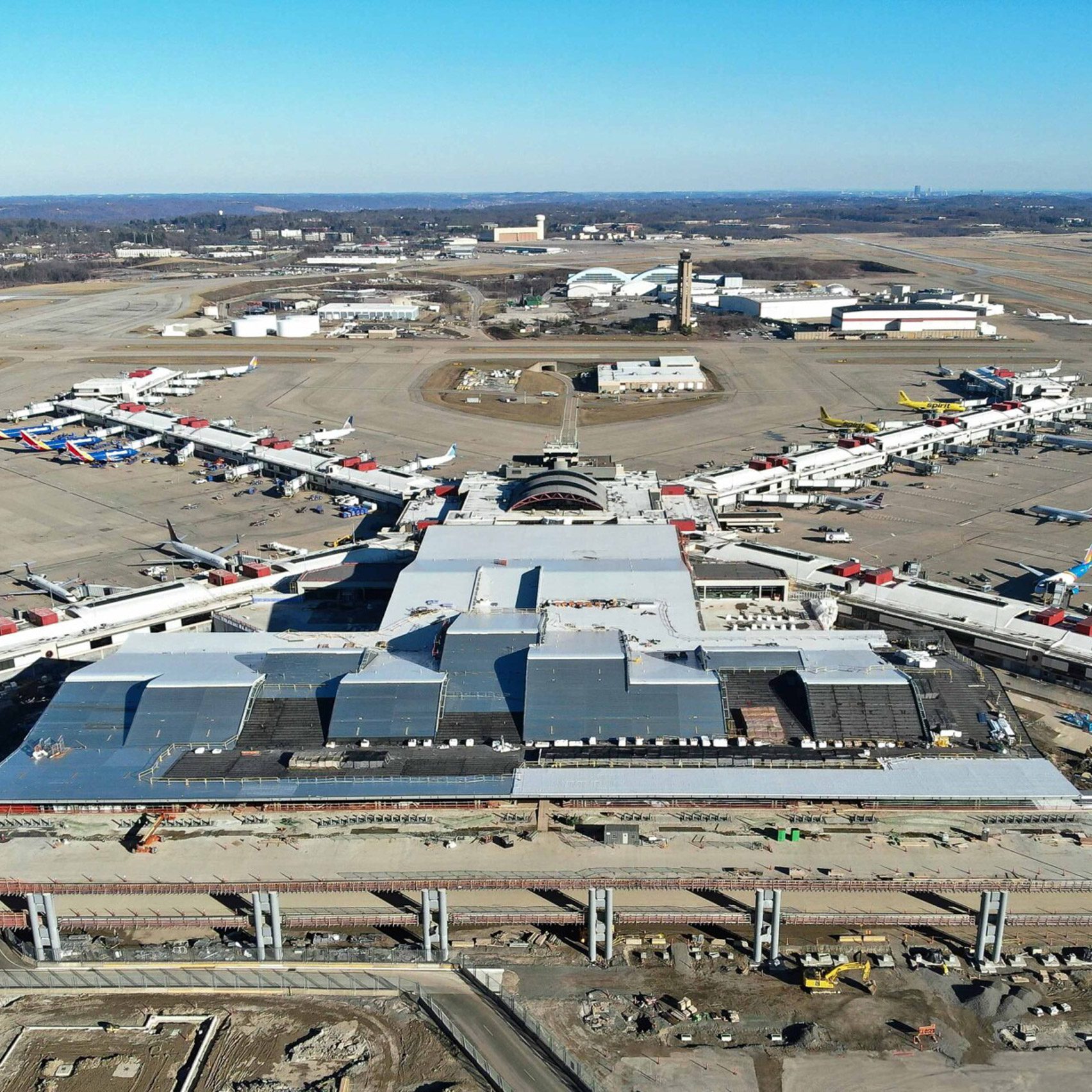 “Estruturas enormes tendem a ser construídas para durar. Os terminais dos aeroportos geralmente são o contrário”
