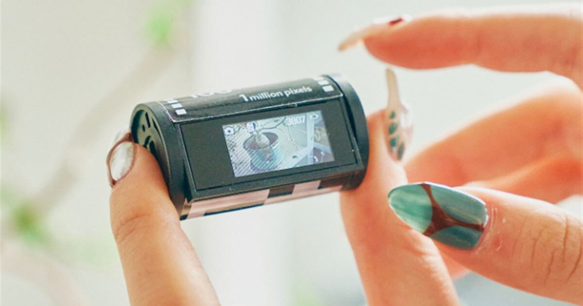 rolos de filmes antigos se transformam em câmeras digitais funcionais e em miniatura
