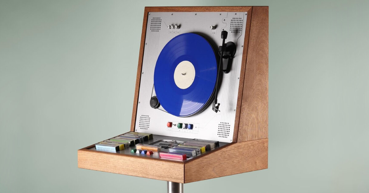 gabinete de música de love hultén toca vinil e fitas em um único dispositivo