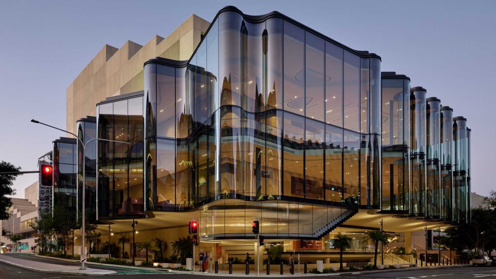 Dezeen Debate apresenta o “lindo” Glasshouse Theatre