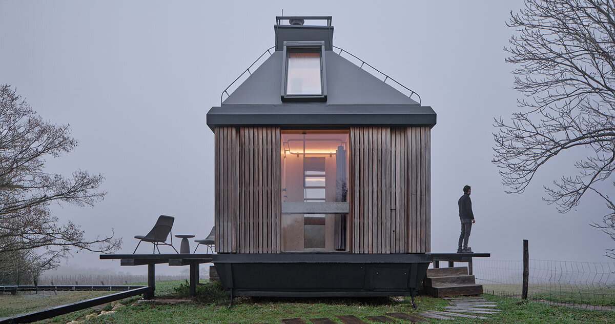 ark-shelter & archekta craft cabine off-grid com fachada dobrável em Devín, Eslováquia