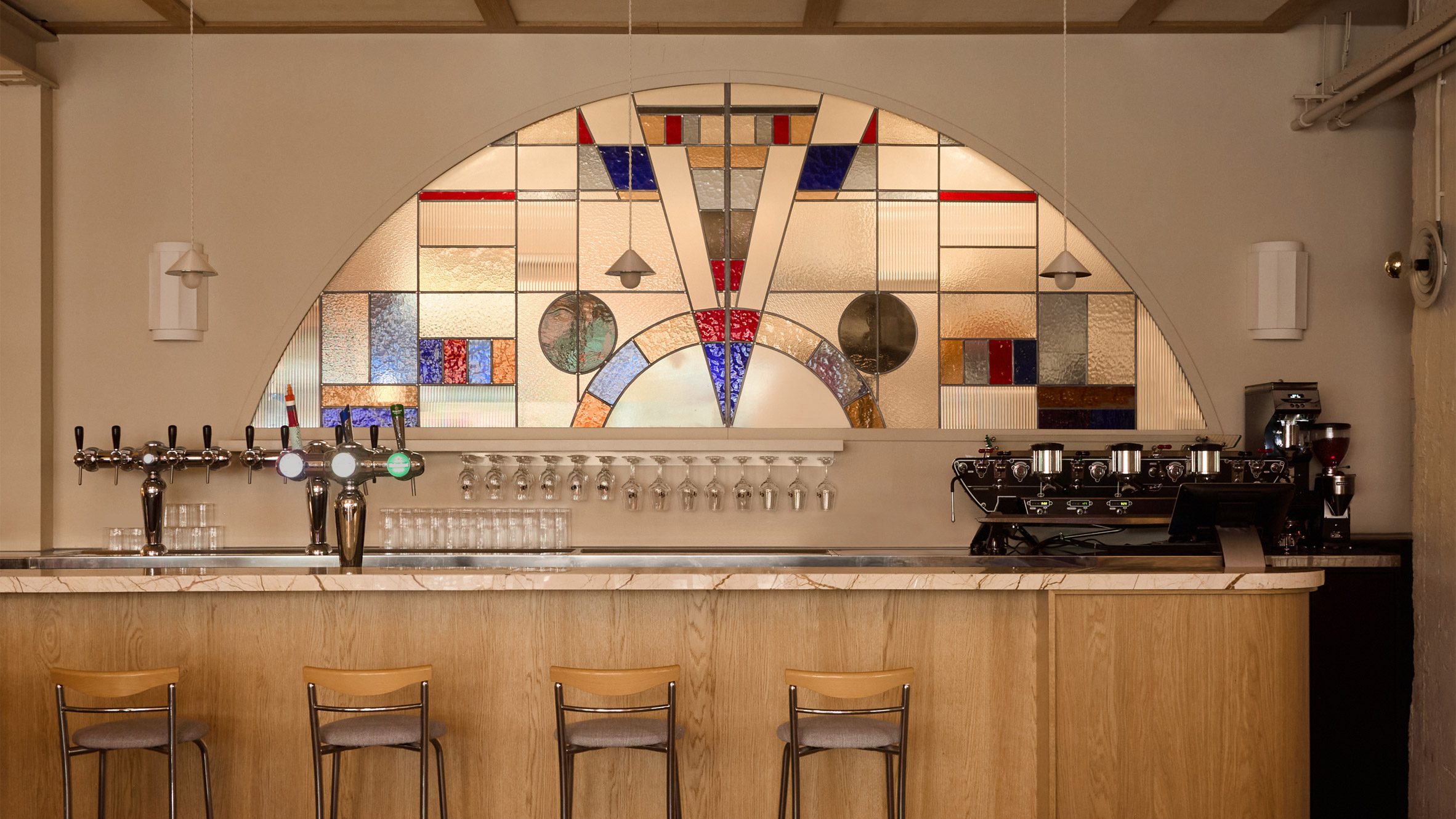 Elèn Letort transforma cinema de Amsterdã da década de 1920 em restaurante