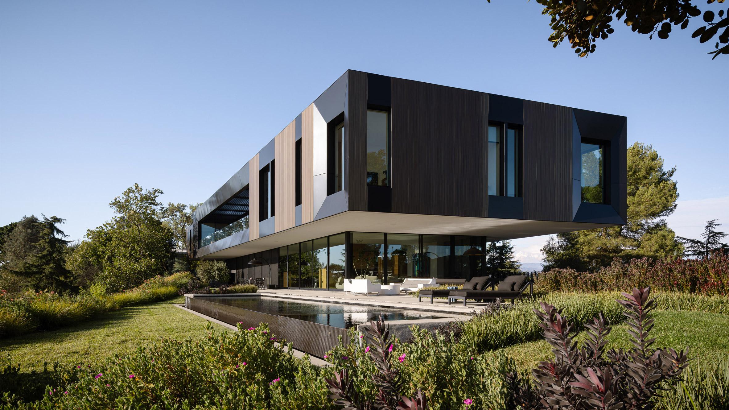 SPF Architects cria casa em balanço em Beverly Hills