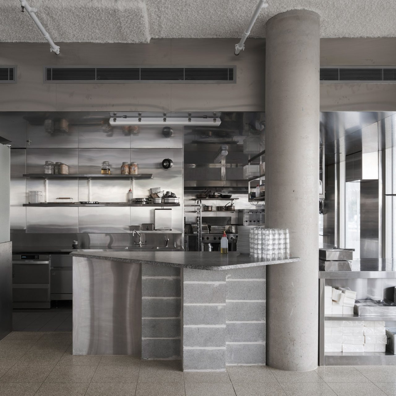 Dezeen Debate apresenta restaurante grego “inovador”