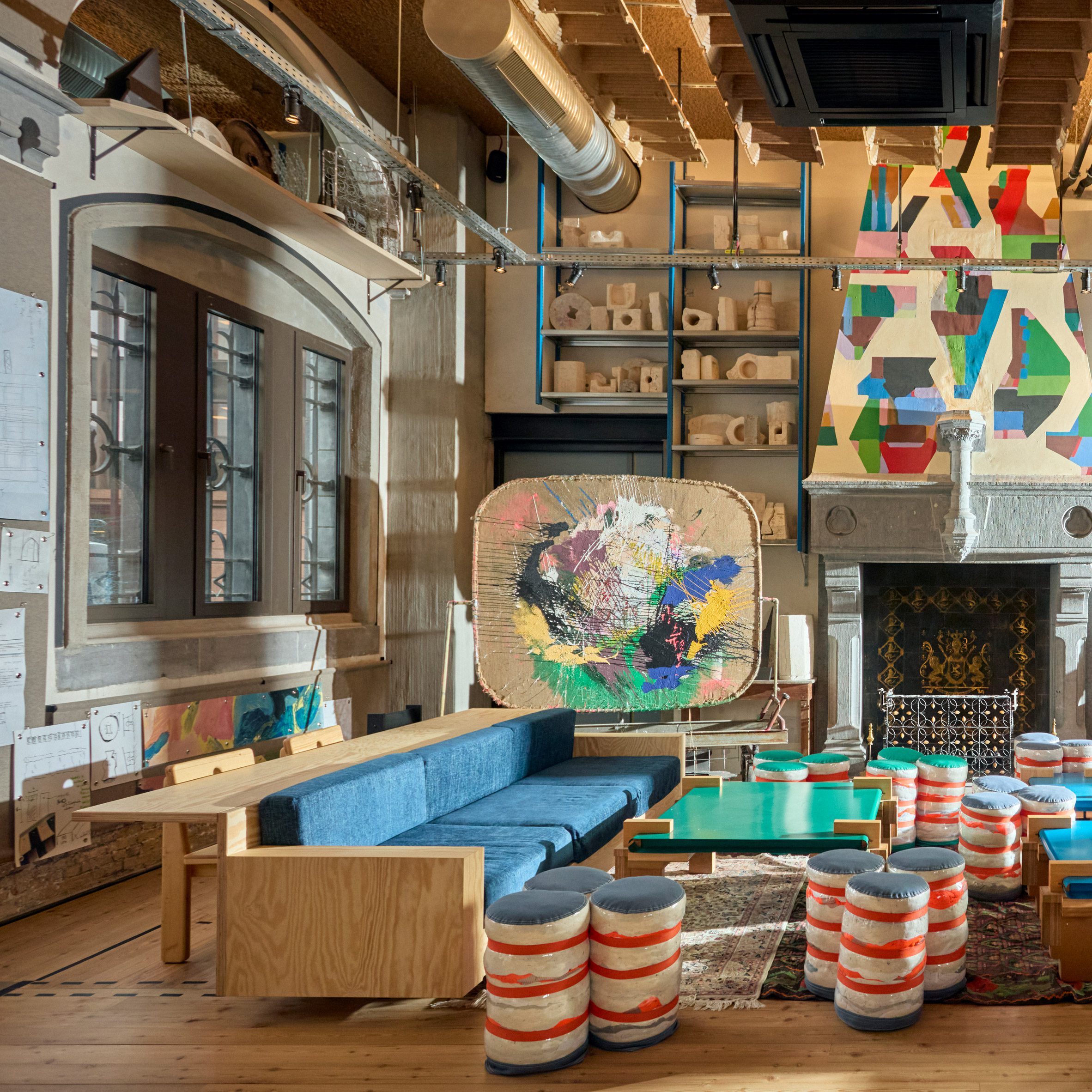 Lionel Jadot projeta Jam Hotel Ghent para evocar o ateliê de um artista