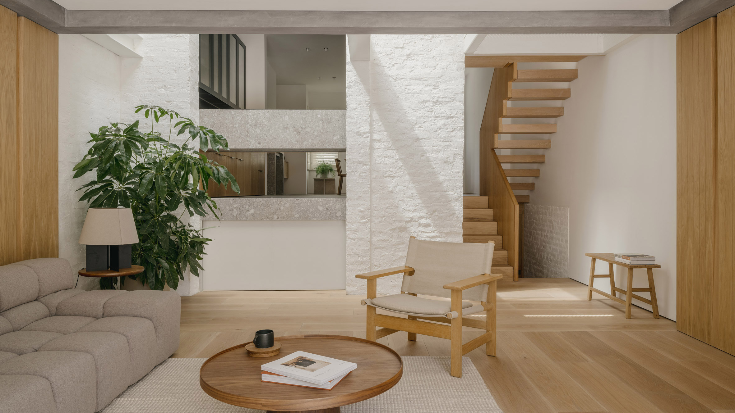 ConForm Architects adiciona pisos perfurados à casa Komorebi