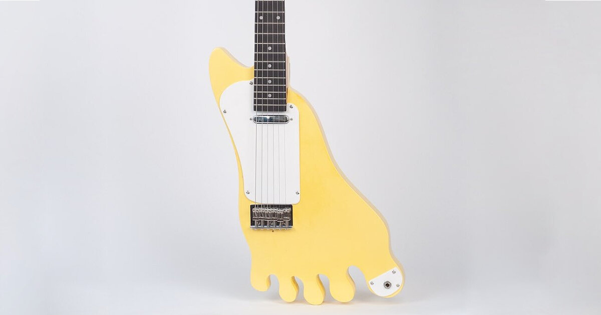 guitarras elétricas de jacques averna assumem formas divertidas e familiares
