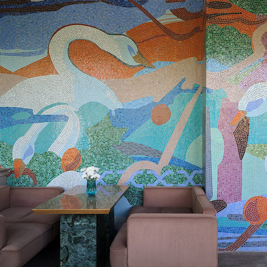 Arquitetura da era soviética informa o café do Cazaquistão da AT Interiors