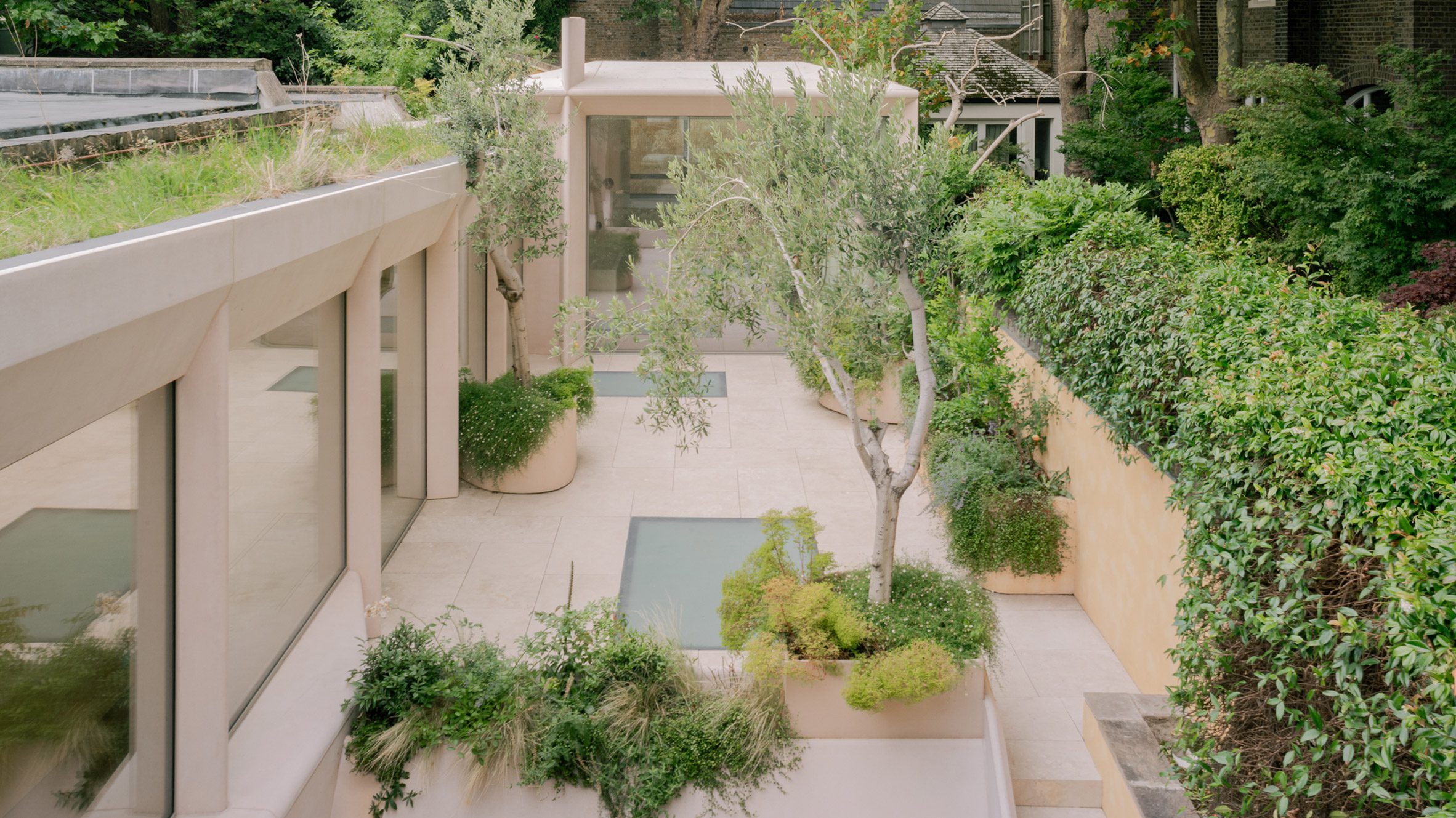 Studio Dera adiciona extensão escultural à Mozart House em Londres