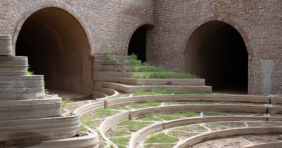 esta ‘casa subterrânea do futuro’ revisita antigas cavernas chinesas