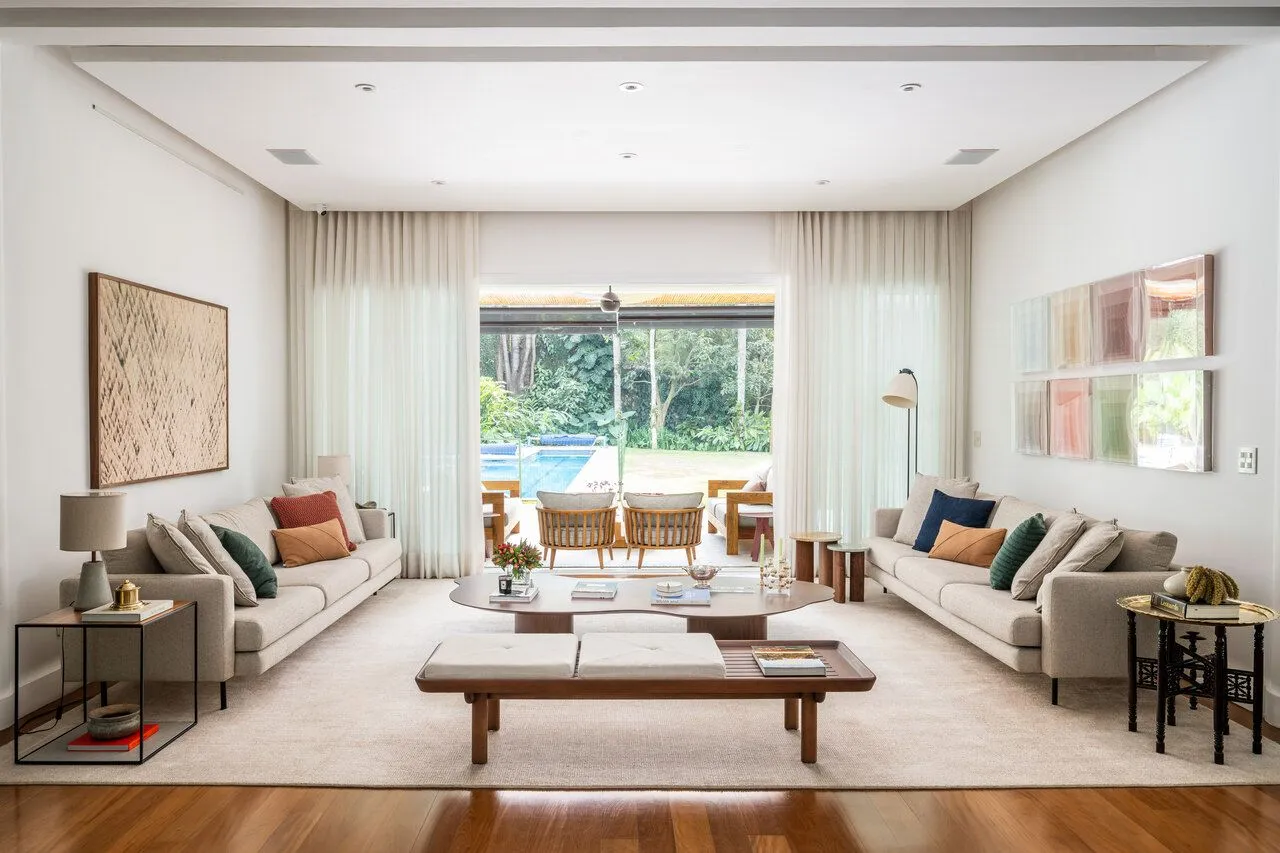 Construída no tempo: uma casa que revela histórias, camadas e afetos