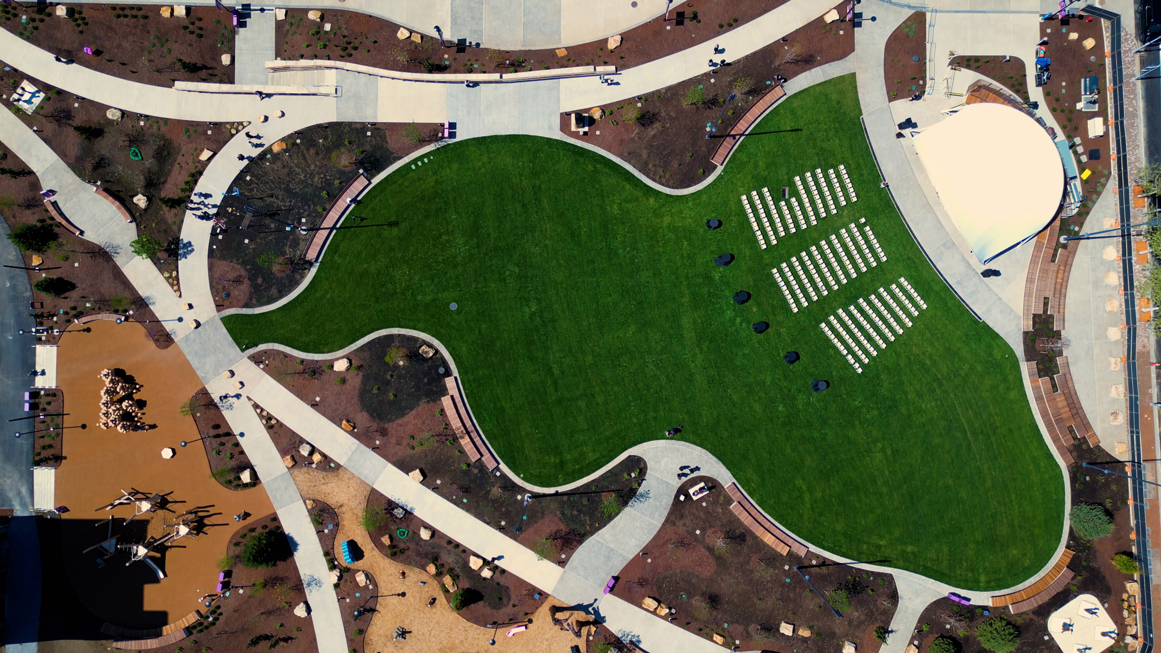 Operações de campo conclui parque no centro de Pittsburgh