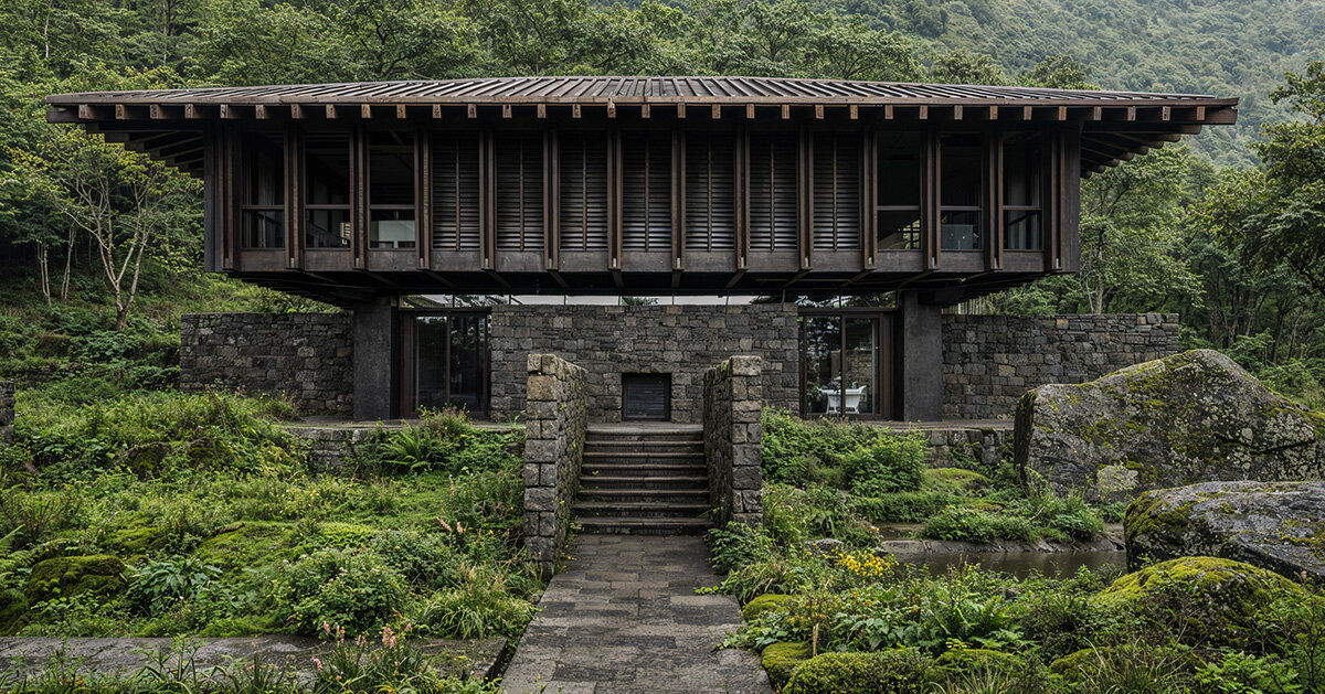 V mais alto propõe retiro florestal em torno de núcleo de pedra monolítico para NOT A HOTEL no Japão