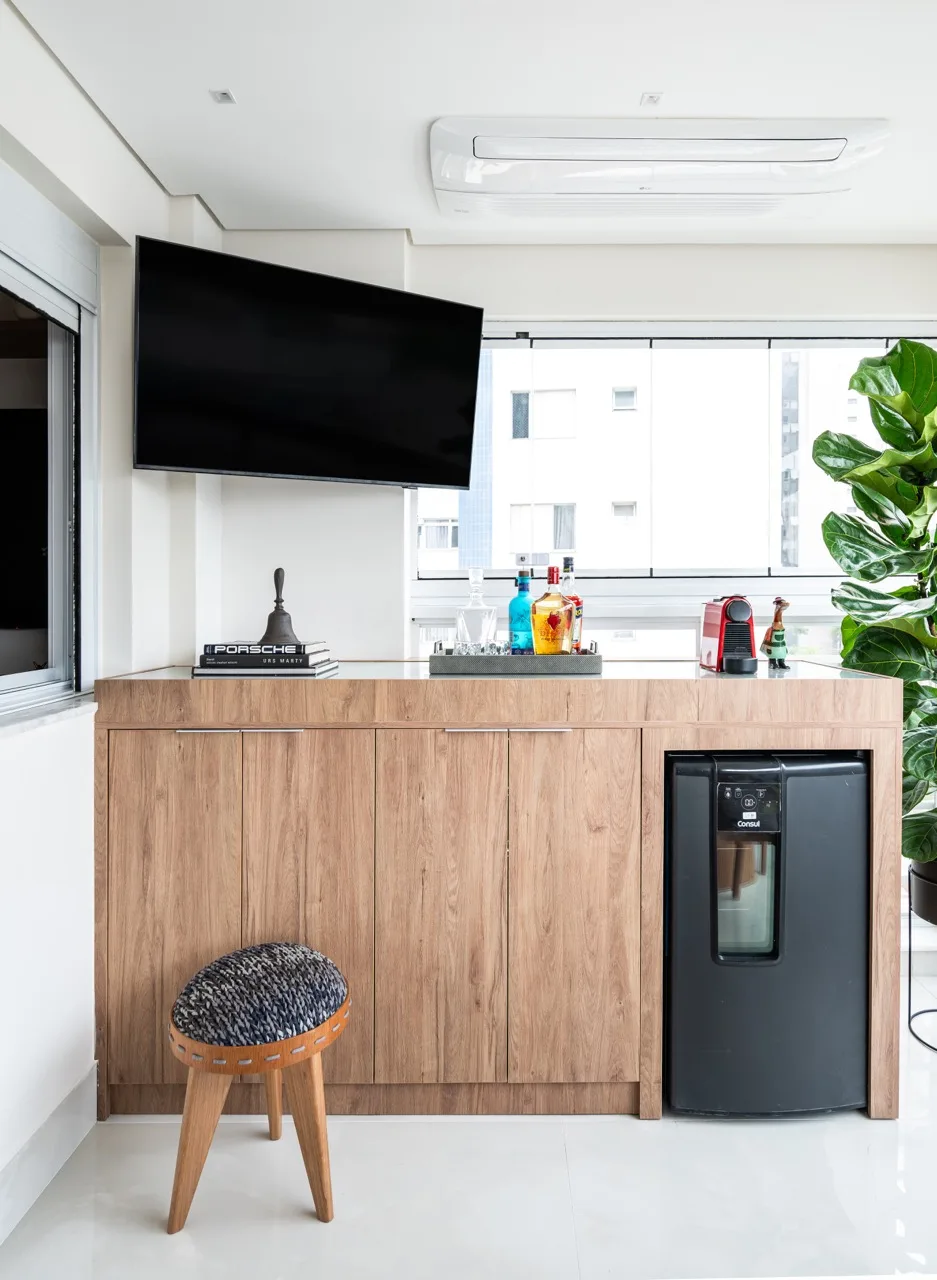 Apartamento de 80 m² ganha projeto contemporâneo e minimalista com foco em funcionalidade e integração