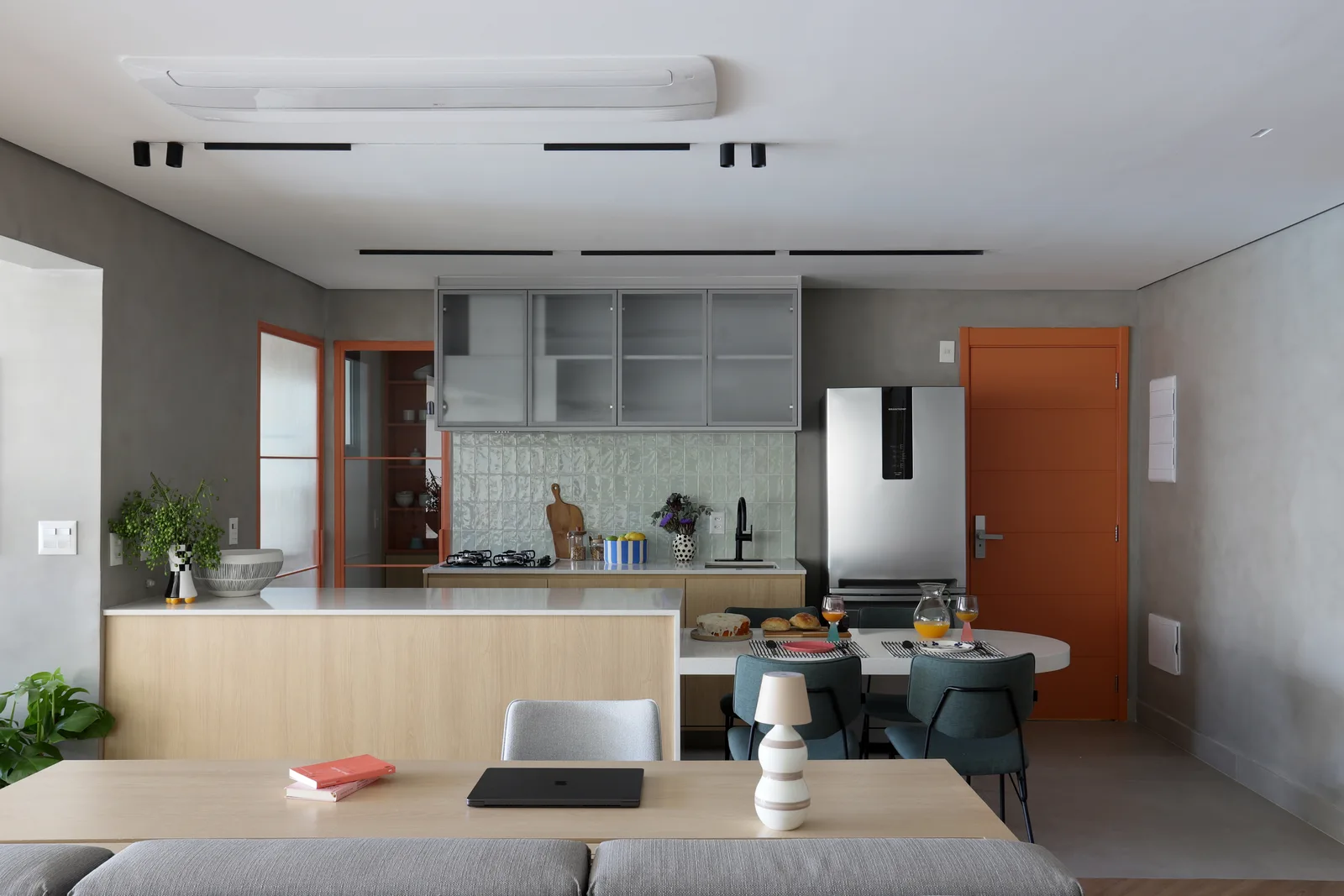 Arquitetas projetam apartamento em São Paulo para ser um refúgio cheio de estilo e conforto