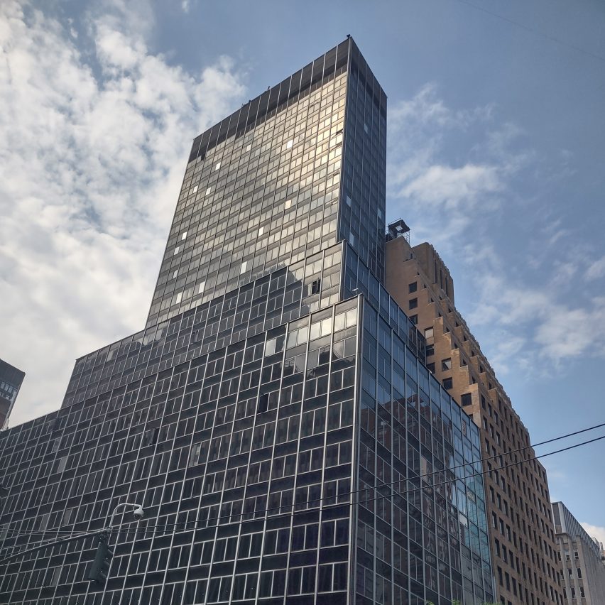 Prédio de conversão de escritório em residencial em risco de desabamento em Nova York